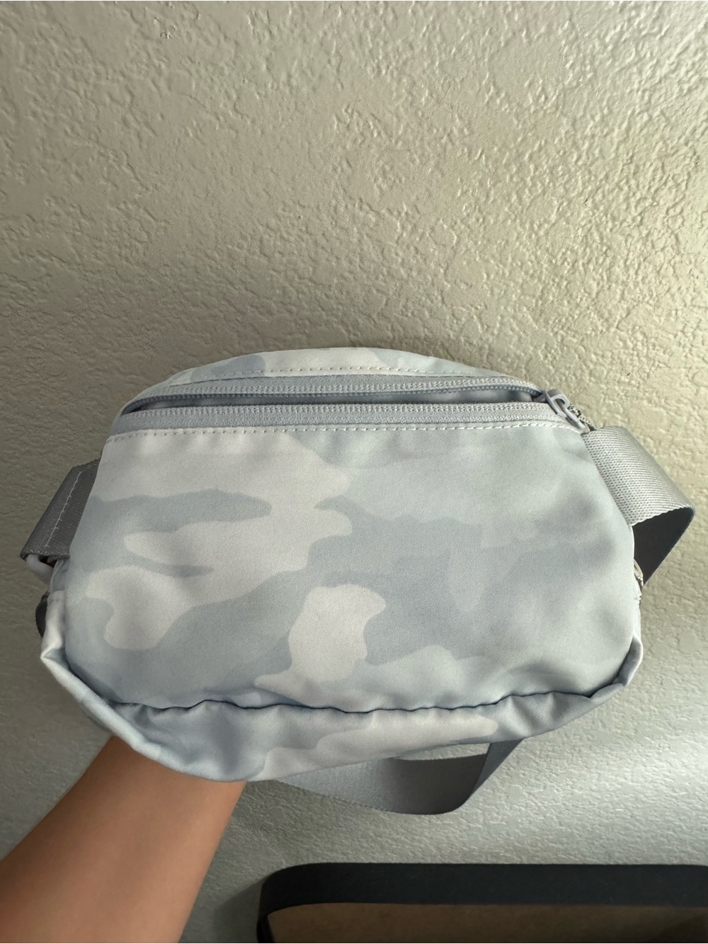 lululemon white camo everywhere belt bag - Picture 4 of 8